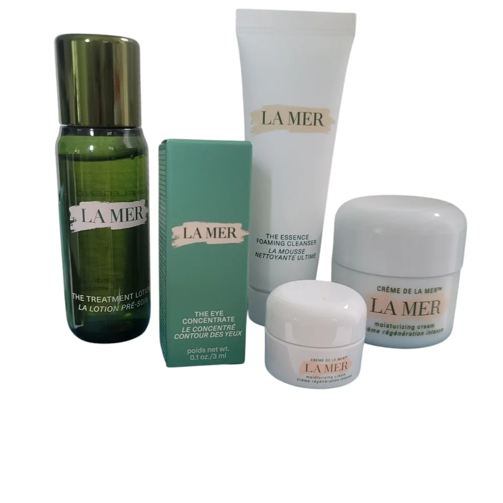La Mer Skincare With 0.5 Oz Moisturizing Cream and Storage Case - Picture 2 of 5
